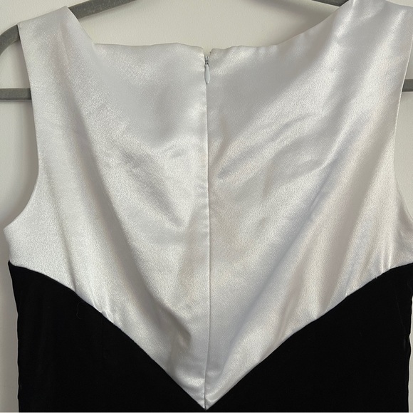 Vintage Reggio Elegant Black and White Burgundy Evening Gown-Size 8 - Picture 9 of 11